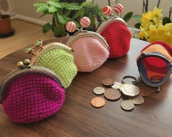 Crocheted Coin Purse Keychain: Mini Wallet with Kiss Clasp (5cm/8cm)