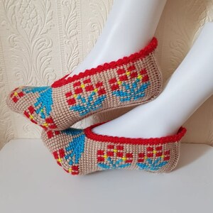 Hand Crochet Tunisian Slippers: Women&#39;s Knitted Slipper Socks