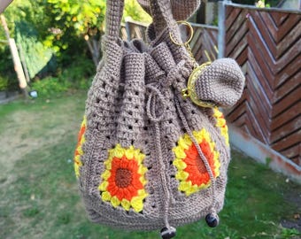 Crochet Sunburst Granny Square Bag with Coin Purse: Handmade Boho Tote