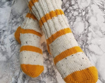 Hand made socks.Saze UK 6-7, EU 38-39. Great present.