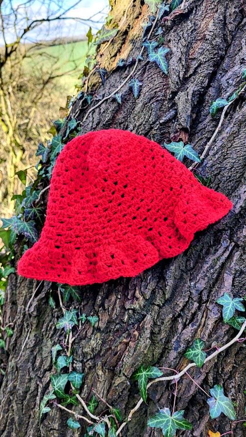 Handmade Crochet Red Bucket Hat: Granny Stitch Summer  display picture 1