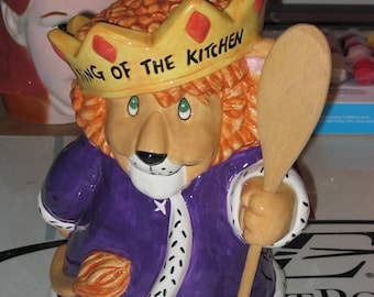 King of the Kitchen Cookie Jar from Treasure Craft