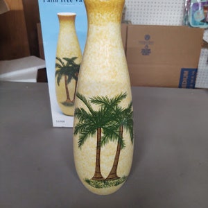 Palm Tree Vase image 2