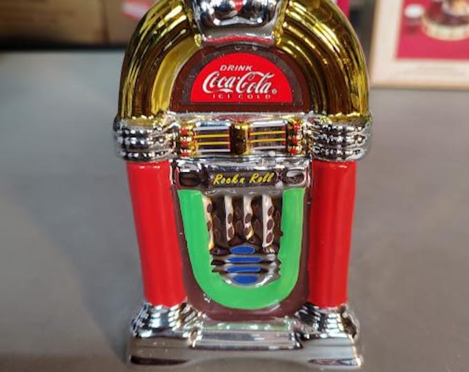 Coke Juke Box salt and pepper set