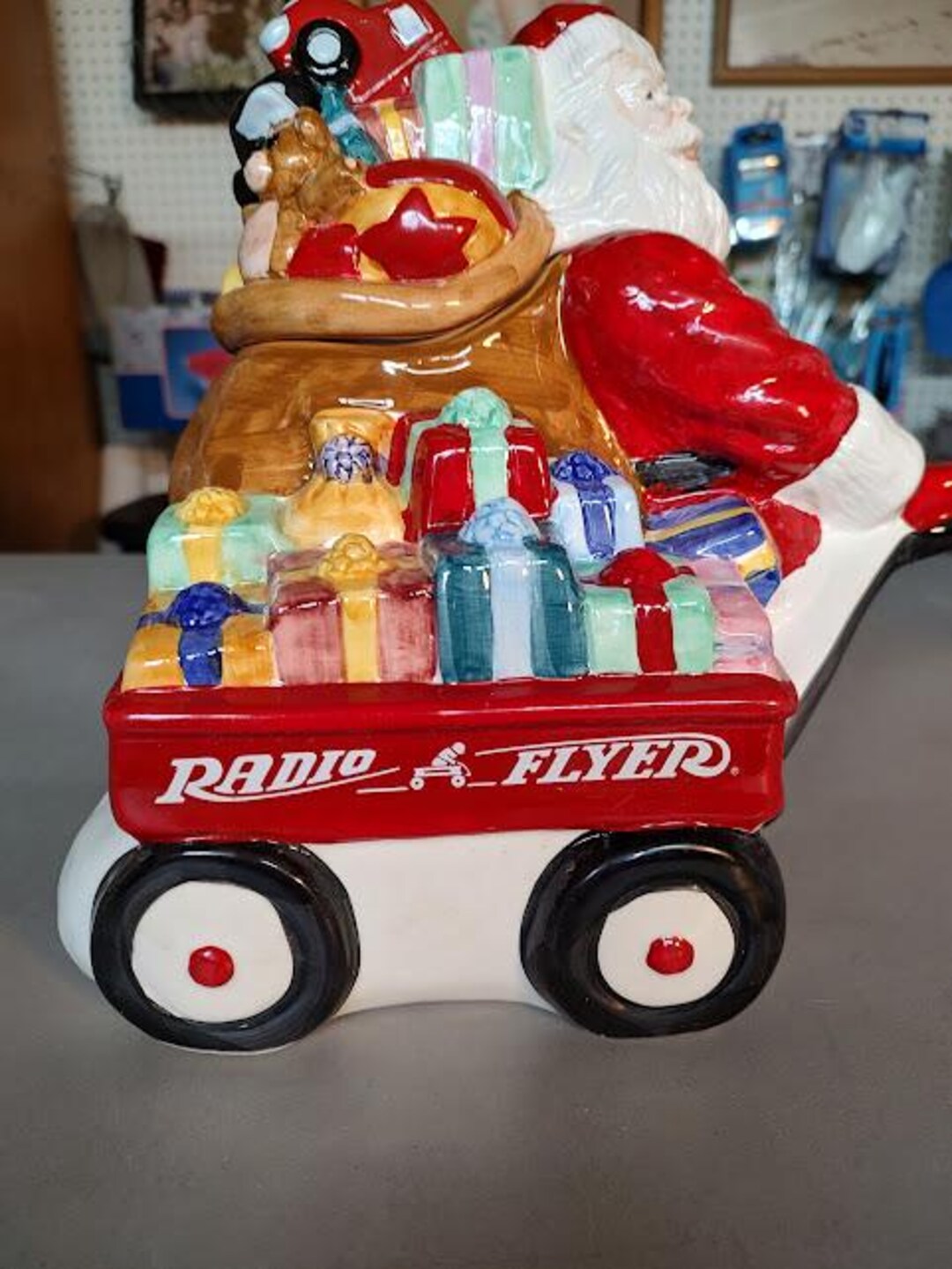 RADIO FLYER クリスマスコレクション　ラジオフライヤー　クッキージャー Radio Flyer Christmas Cookie Jar - Etsy