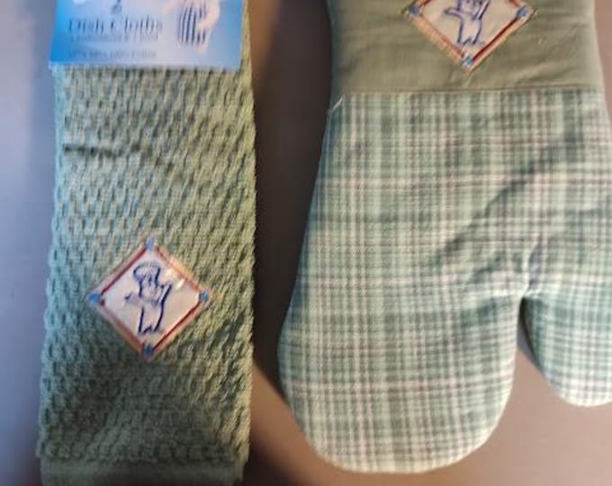 Pillsbury Doughboy Oven Mitt and Dish Cloths