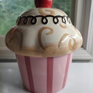 Cupcake Cookie Jar