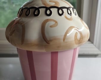 Cupcake Cookie Jar