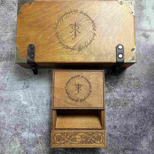 Würfeltablett und Turm Set Würfeltablett und Turm Herr der Ringe Karte Mittelerde Türen von Durin Personalisiertes Custom Game Geschenk für DM