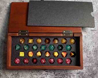 Almacenamiento de dados de madera de espuma suave para una bandeja preciosa para jugar y almacenar 28 soportes para 4 juegos de dados Caja de dados Dnd compacta