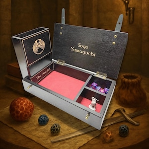 Caja y torre de dados, juego personalizado de bandeja de dados, accesorios, grabado hecho a mano de calidad, torre de dados y almacenamiento, juego de DnD, juegos de rol