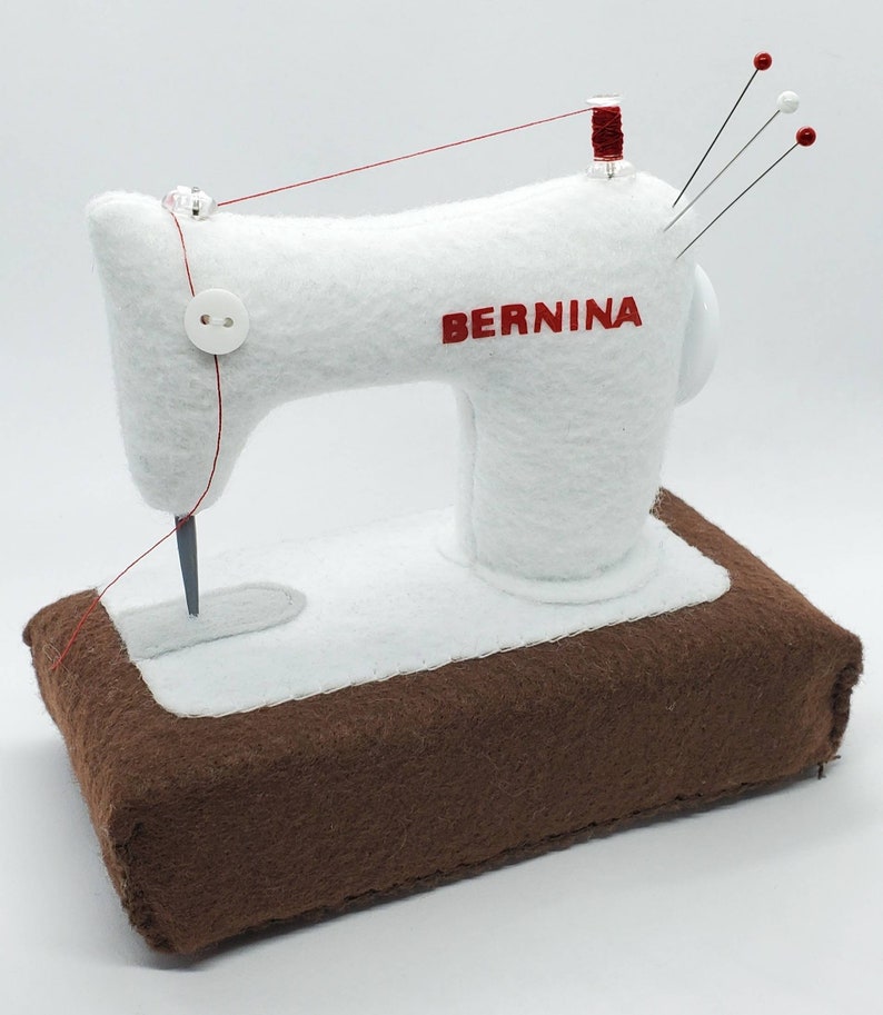 Pin cushion Sewing machine pin cushion Janome Pin cushion Sewing gifts Pin cushions Original pin cushions sewing notions Bernina machine