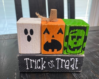 Wood Trick or Treat Blocks, Wood Halloween blocks, trick or treat sign, halloween sign, halloween decor, halloween decoration, mantel decor