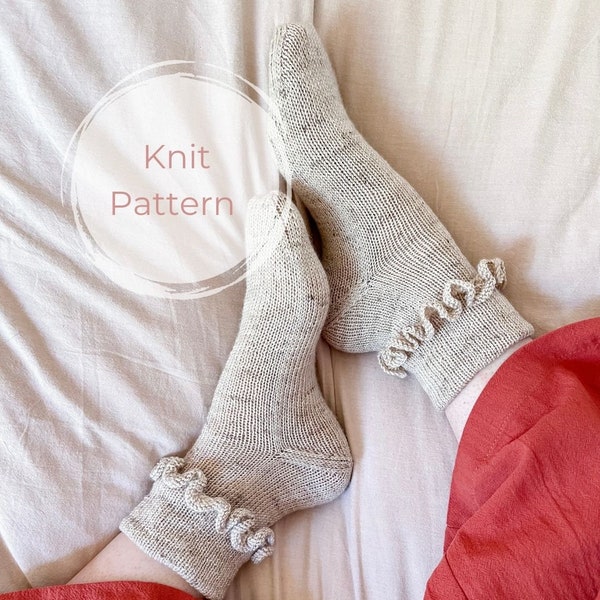 Sunday Ruffle Socks, Sock Pattern, Knitting Pattern, Sock Knitting Pattern, Ruffle Socks