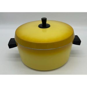 Vintage Kitchen Delight 5 Quart Yellow Aluminum Dutch Oven With Lid