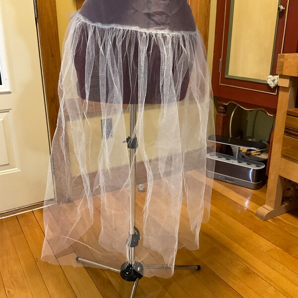 Vintage White Tulle Slip Overskirt or 50s Apron; abt 30 inches long; 24 inch waist; back ties, 1 inch hole (shown); back seam needs repair