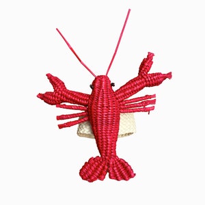 Lobster Iraca Palm Napkin Ring: Boho Chic Table Decor