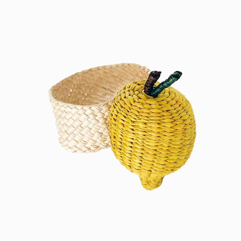 CoroCoraColombia Iraca Palm Napkin Rings - Thumbnail 4