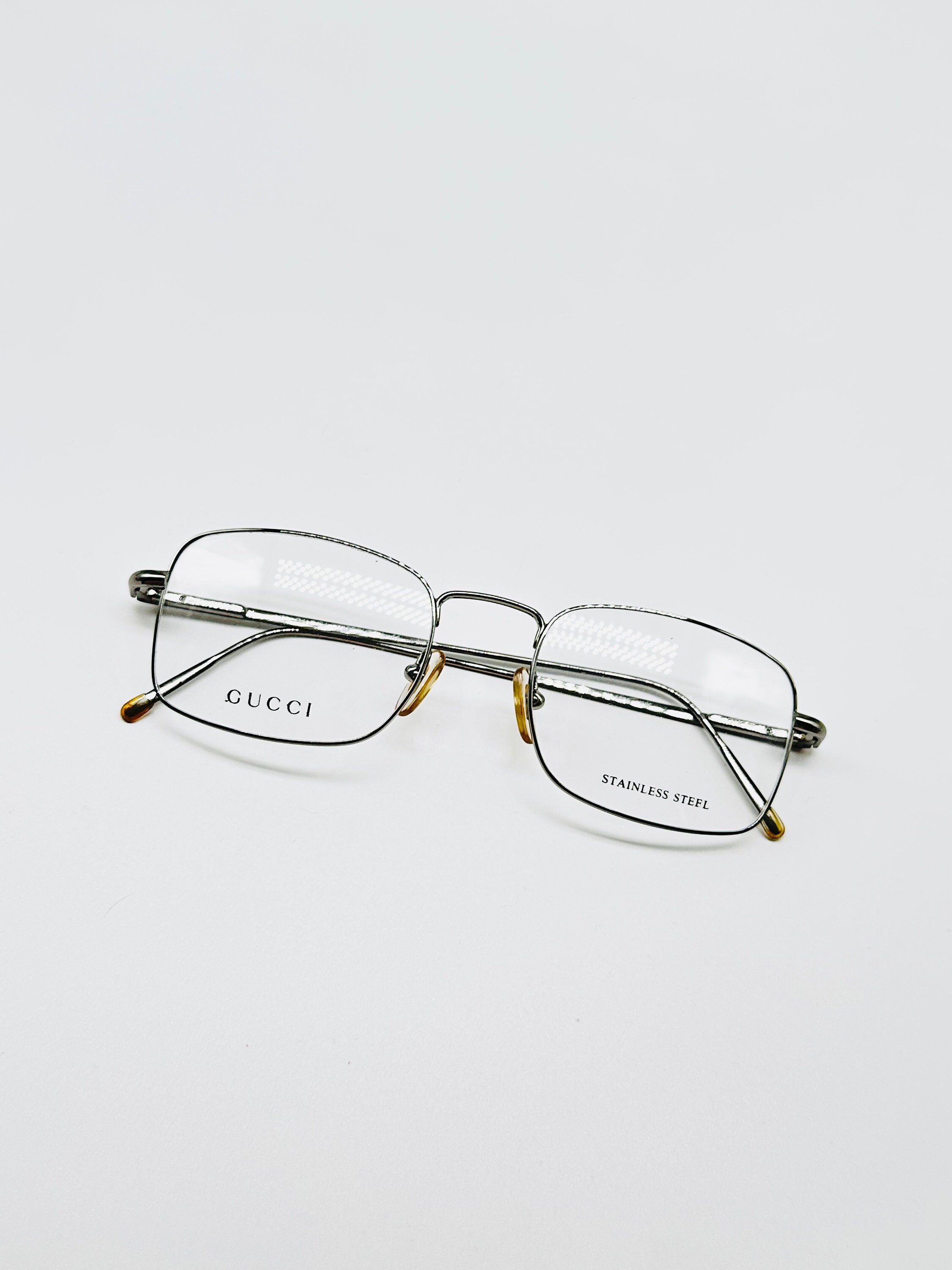 Gucci GG3532 Grey Tortoise and Clear Sunglasses and Case Gucci Sunglasses GG1732SK 004 Transparent Cloudy Grey - eye  main image 4