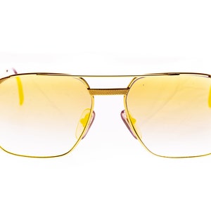 Vintage Hilton class 10 Gold Square Sunglasses Glasses 56mm