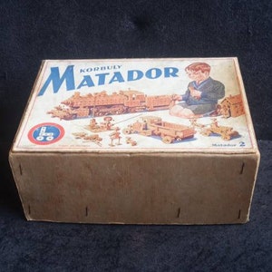 Antique Korbuly MATADOR 2 Childs Construction box from early 20thc made in Austria with original instructions and tools (sivyers)