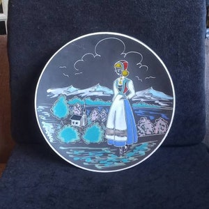 Delightful 1950s AWF Arnold Wiig pottery wall plaque 908 Hardanger