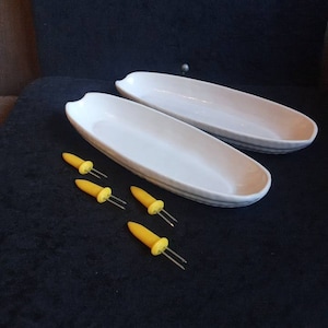 Nice pair of Vintage ICTC London Ceramic Corn On The Cob Dishes White with new corn cob forks included