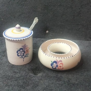 lovely vintage Poole Pottery honey pot and posy ring vase by trudi carter.preserve pot.deco stylised foliage retro poole pottery