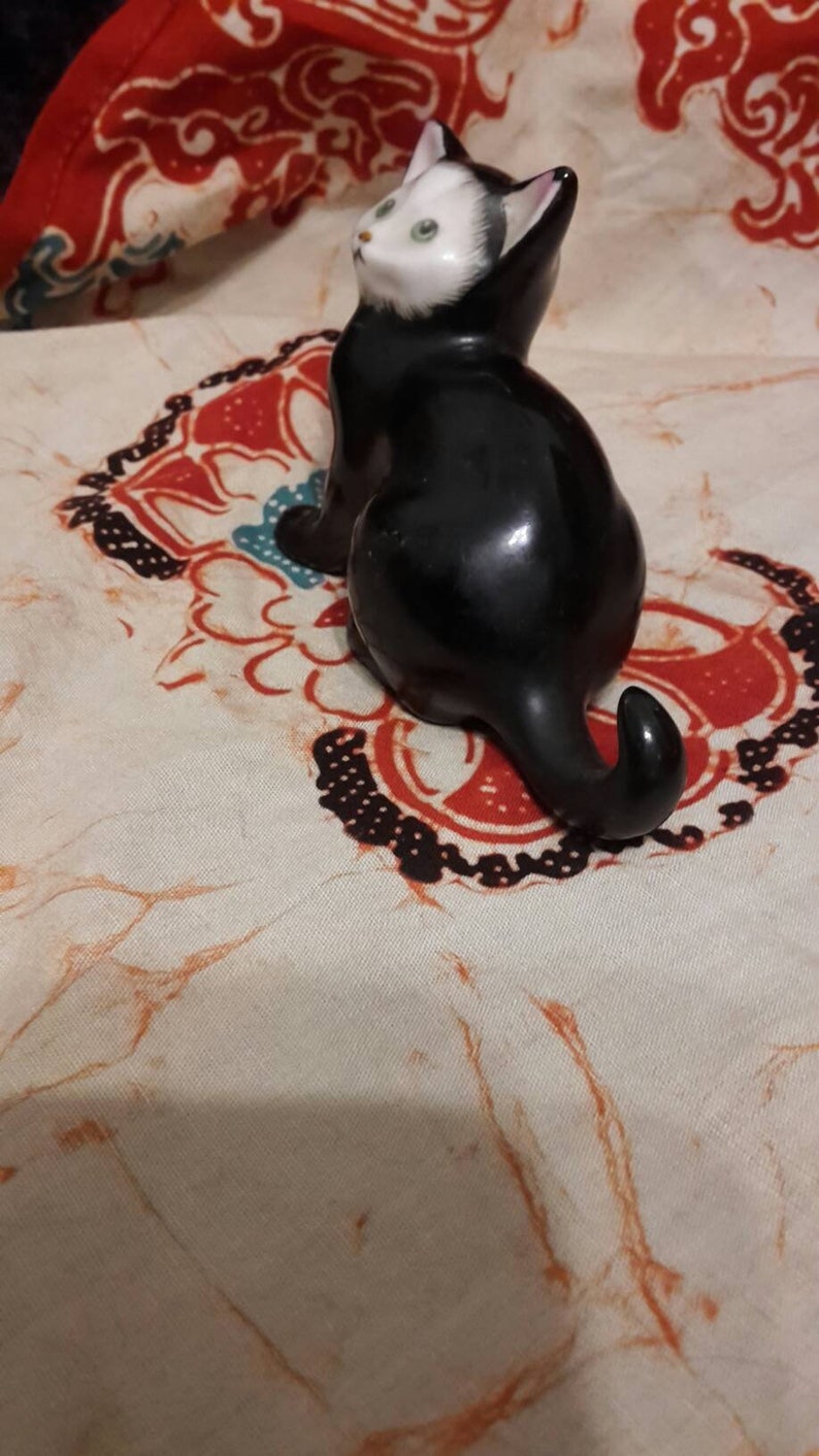 Vintage Chinese lucky black cat.porcelain 1940s lustre ware black cat