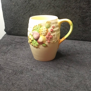 Royal Staffordshire Pottery A J WILKINSON Fruit trellis MUG with Clarice Cliff design.