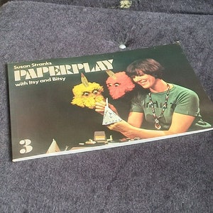Susan Stranks Paperplay avec Itsy et Bitsy livre 3 1975 livre rare