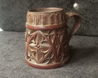 Piccola tazza da bere splendidamente intagliata con manico, boccale in miniatura della Foresta Nera, perfetta tazza da battesimo