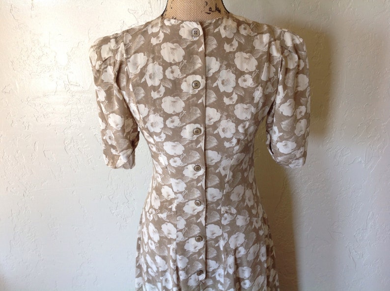 100/% Silk 80s Dress Glamorous Garden Party Button Back 20s Feminine