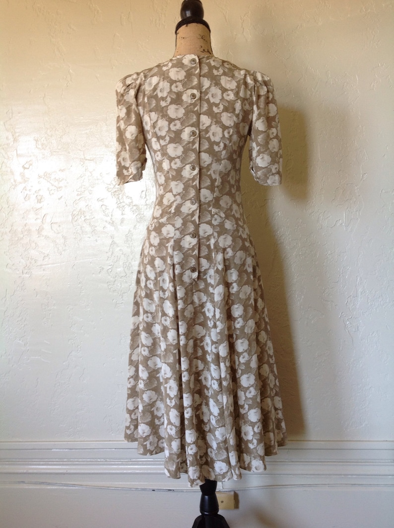 100/% Silk 80s Dress Glamorous Garden Party Button Back 20s Feminine