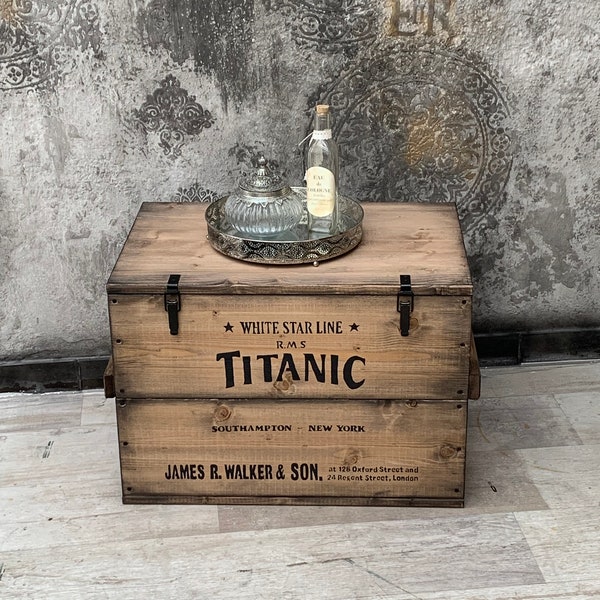 Holzkiste Couchtisch Coffeetable Frachtkiste Truhe Tisch Aufbewahrungsbox " TITANIC "