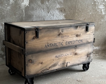 Cofre con ruedas de acero, caja de madera, caja de carga, banco, mesa de centro, "Antártida"