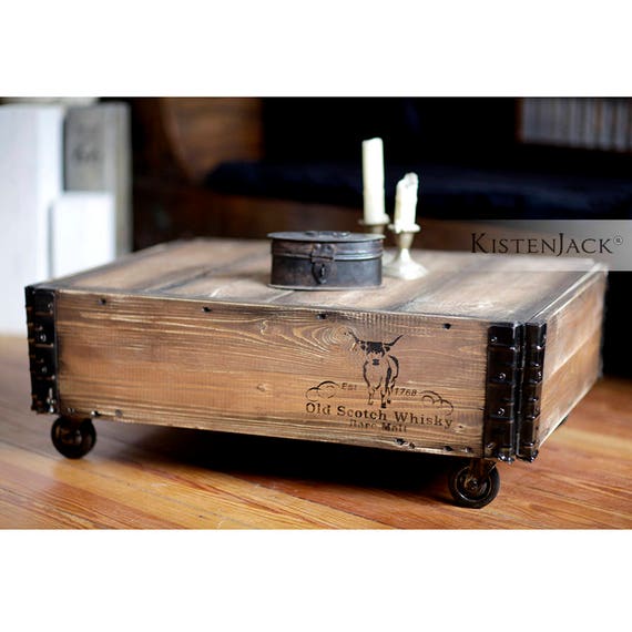 Tavolino da caffè scatola di legno tavolo in legno con ruote Highland -   Italia