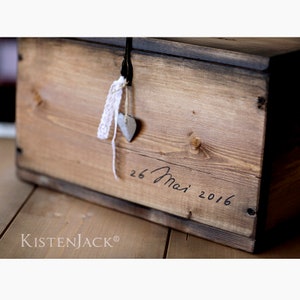 Holzkiste Holzbox Truhe Tisch Aufbewahrungsbox Wedding personalisierbar Geschenk zur Hochzeit/Jahrestag/Geburt Bild 2