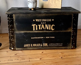Vintage chest "TITANIC" coffee table coffee table