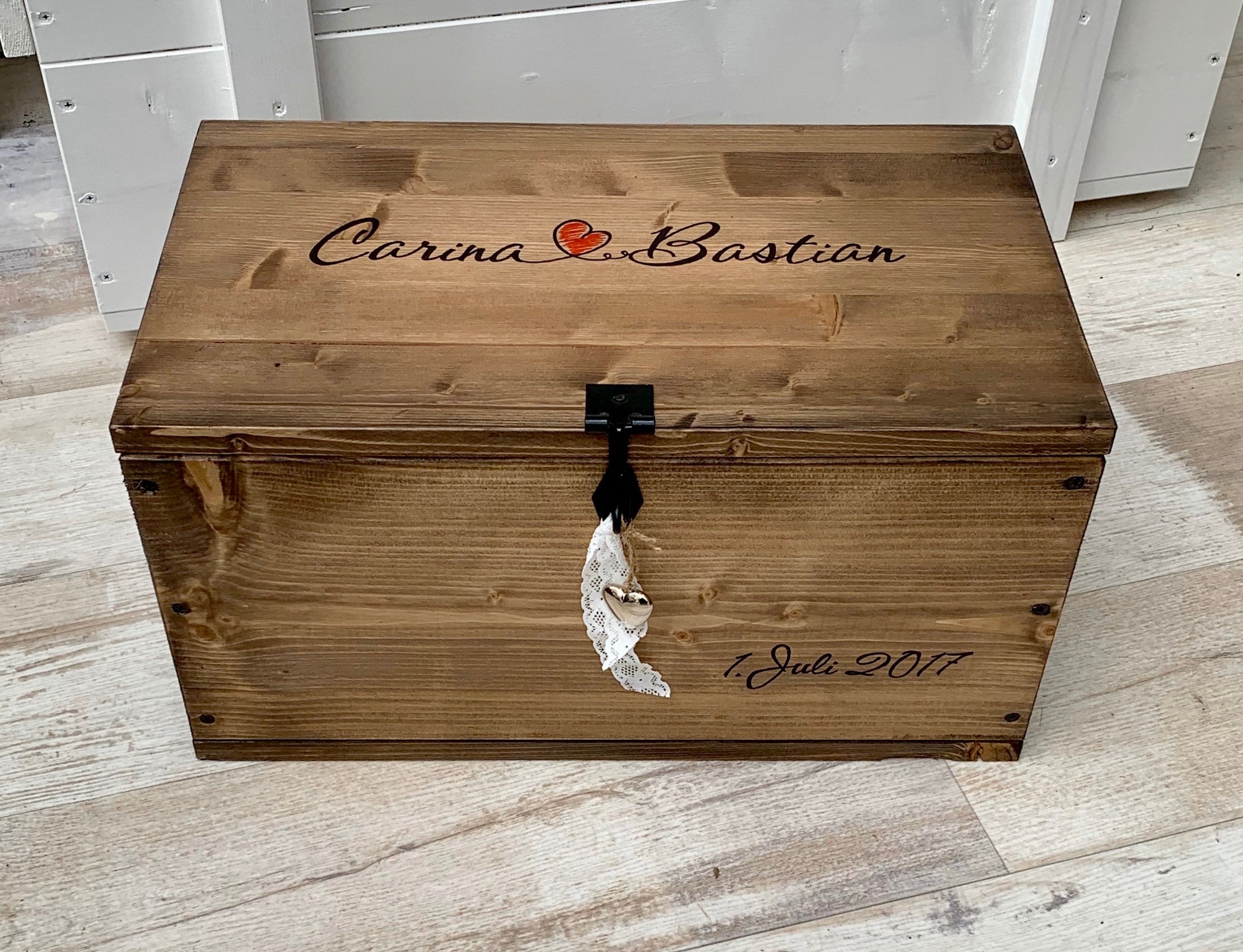 Oude brocante rode archiefdoos uit Frankrijk - opbergdoos (B) - de Kofferzolder