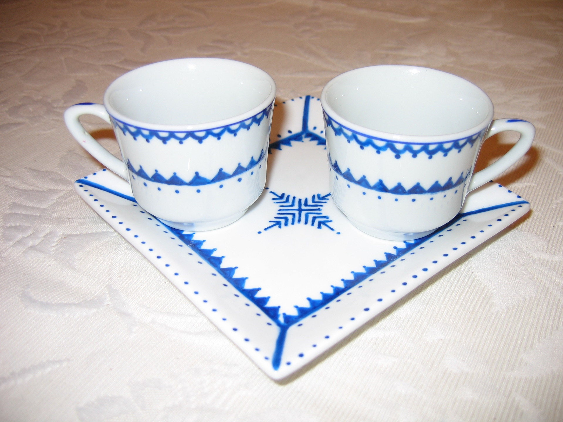 Tasses à Café en Porcelaine | Duo de Tasses sur Petit Plateau Carré | Style Morocain. Création Perso