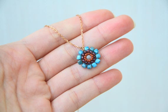 Micro mosaic necklace | Handmade flower pendant with natural stones and steel |Ciondolo artigianale in Apatite e Granato