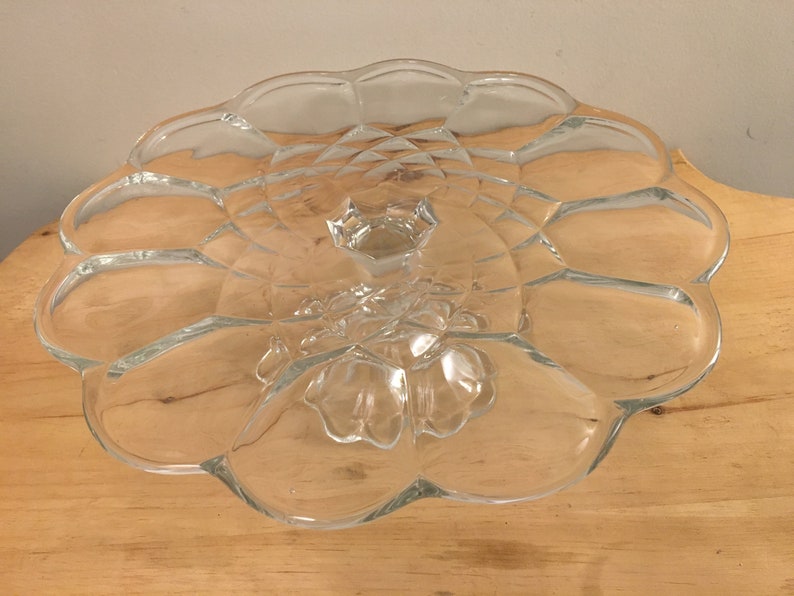 Petal Style Heavy Perfect for Wedding Dahlia Petal Design Bridal Pressed Glass Floral Pedestal Cake Stand Baby Shower Nice Height