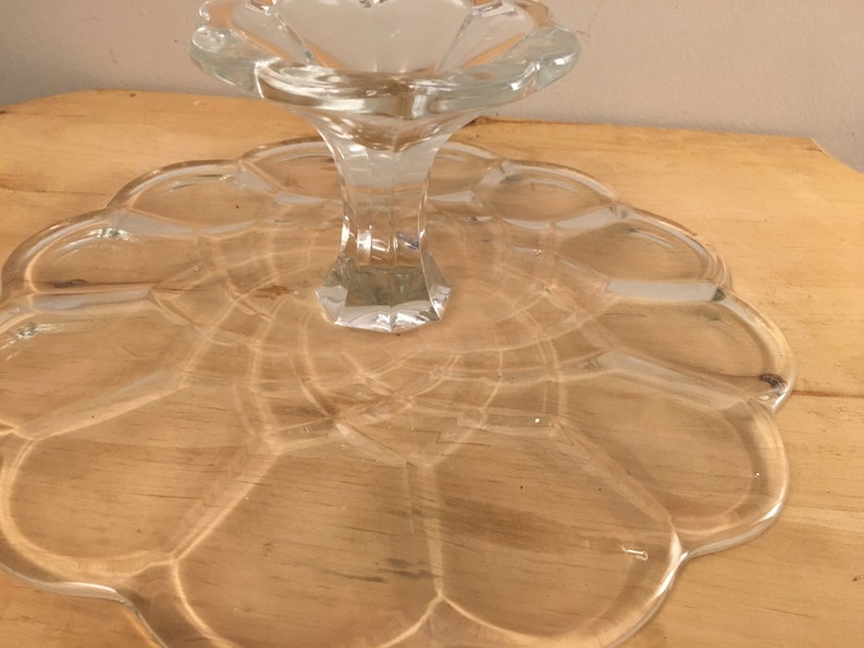 Petal Style Heavy Perfect for Wedding Dahlia Petal Design Bridal Pressed Glass Floral Pedestal Cake Stand Baby Shower Nice Height