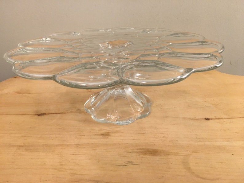 Petal Style Heavy Perfect for Wedding Dahlia Petal Design Bridal Pressed Glass Floral Pedestal Cake Stand Baby Shower Nice Height