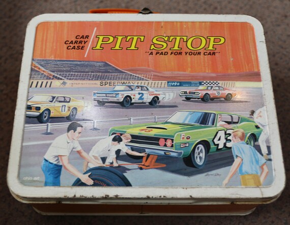 hot wheels metal lunch box