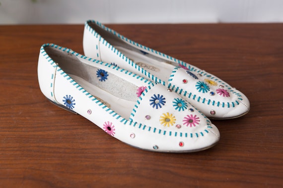 Vintage White Leather Flats - Women's Hokus Pokus
