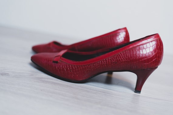 ladies red shoes