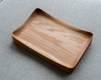 Orgo Valet Tray / Walnut / White Oak / Catchall + Decorative Tray /