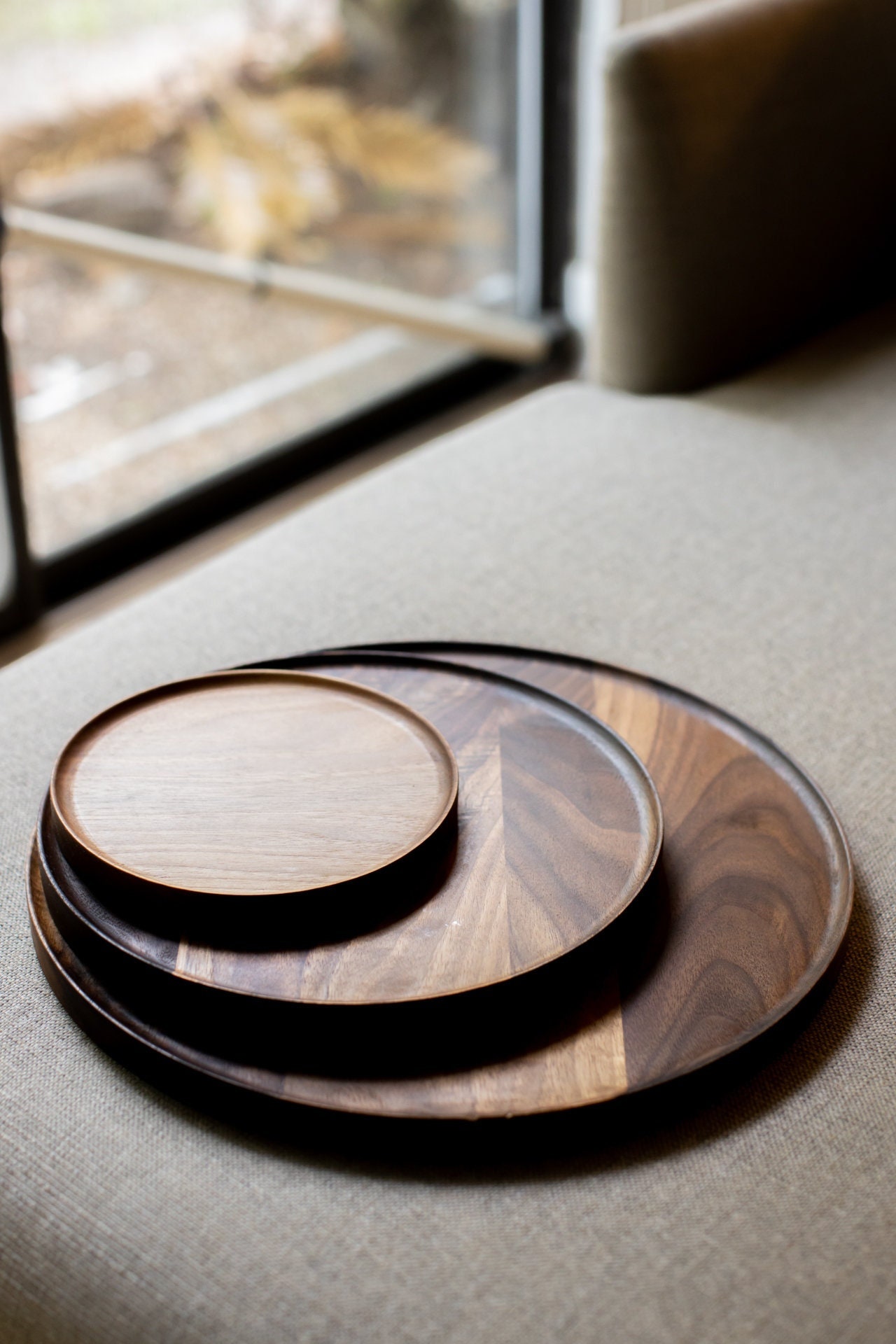 12" Roto minimalistisch rond dienblad / walnoot / Catchall + dienblad /